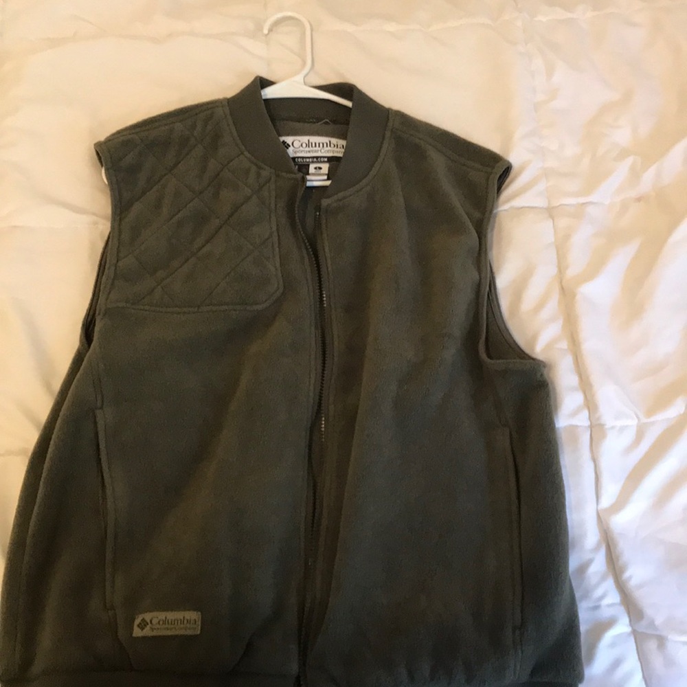 Columbia vest in good condition never worn